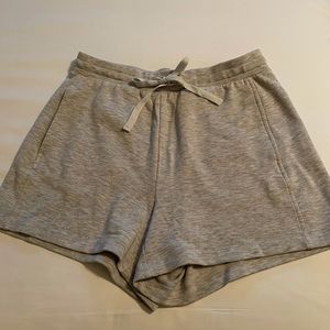 Lou & Grey Signaturesoft Plush Shorts